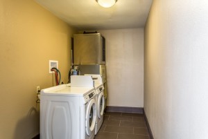Comfort Inn & Suites Albuquerque - Guest Laundry
